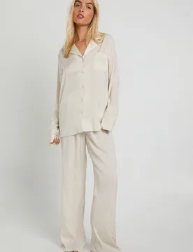 Womens Oversized Satin Long Sleeve Shirt & Trousers Pyjama Set - Cream - Size 16 Uk - Boohoo - FashionsVida