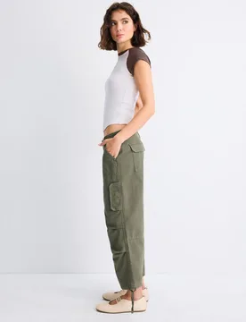Cargo-Piratenhose Khaki 42 - Stradivarius - FashionsVida
