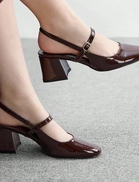 Tacones altos de estilo vintage con puntera cuadrada y talón ancho, de color café, con diseño de Mary Jane y sin talón trasero, apropiados para at - Shein - FashionsVida