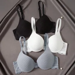 Conjunto de lencería de 3 piezas para mujer con sujetador de unicolor y encaje de contraste