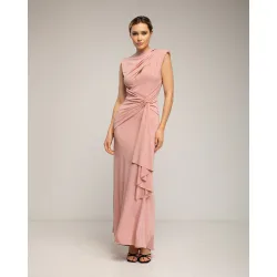 Vestido largo drapeado en el hombro con apertura