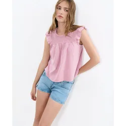 Camiseta de mujer con smock y volantes