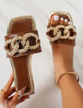 Sandalias planas de mujer con cadena dorada para el verano, pantuflas casuales cómodas de punta abierta, apropiadas para uso en exteriores, playa y f - Shein - FashionsVida