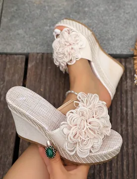 Nuevas sandalias de verano con cuña gruesa en la suela, cómodas y suaves, de tacón alto y antideslizantes, ligeras para mujeres - Shein - FashionsVida