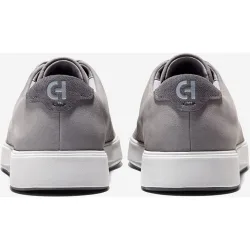 Zapatillas deportivas de hombre confeccionadas en piel perforada