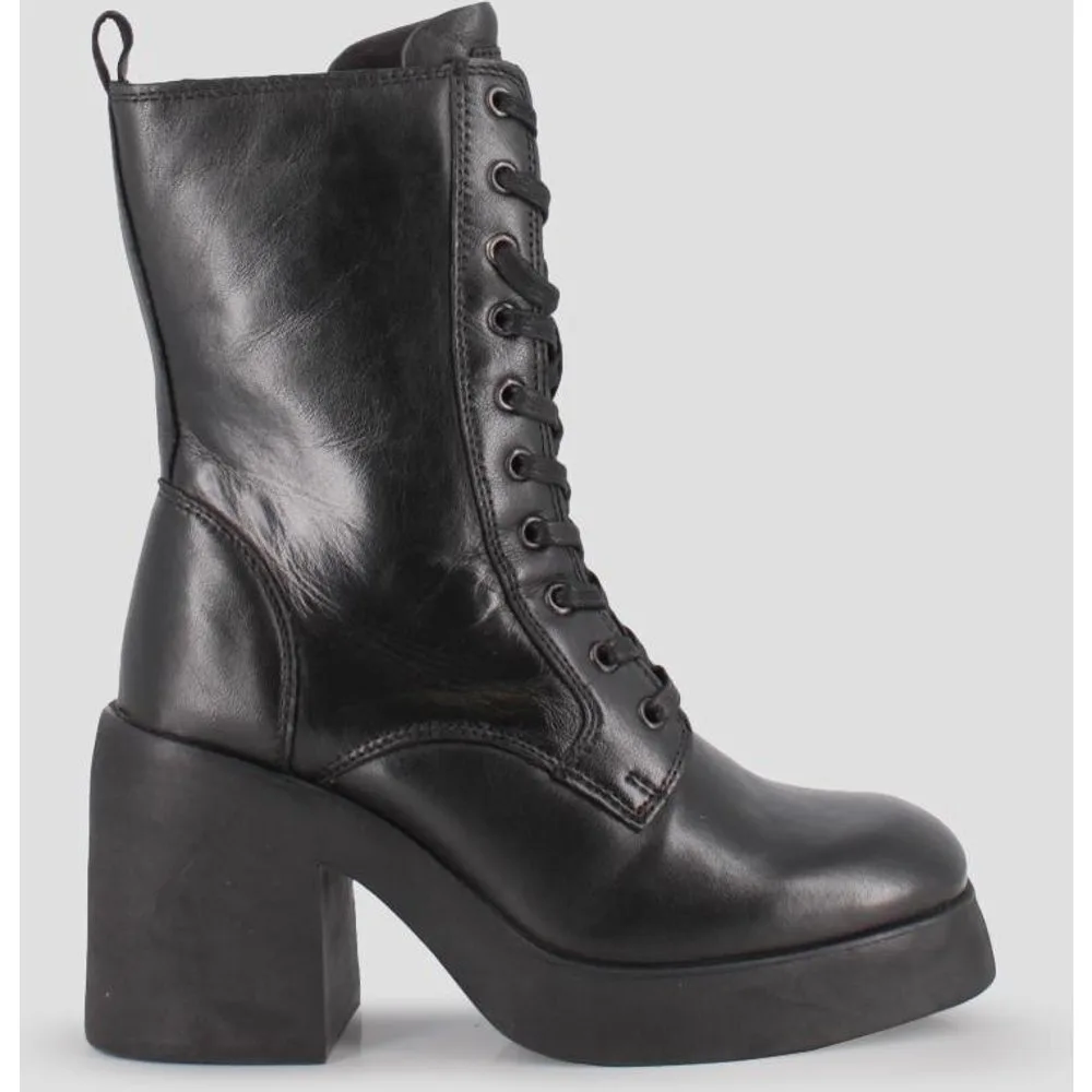 Botines de mujer de piel tipo militar - Blogger - FashionsVida