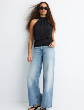 Gebauschtes Neckholder-Top Schwarz S - Stradivarius - FashionsVida