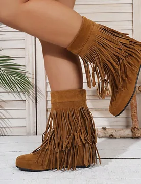 Par de botas de tobillo con borlas de estilo bohemio vanguardista de unicolor, estilo occidental, botas vaqueras para mujer en otoño/invierno - Shein - FashionsVida