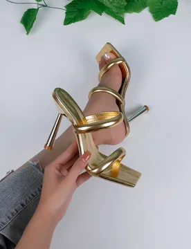 Sandalias de tacón de moda para mujer con punta cuadrada y unicolor - Shein - FashionsVida