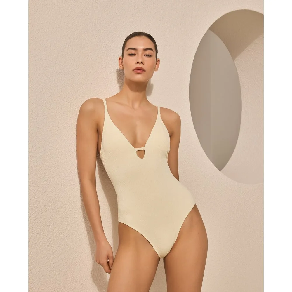 Bañador de mujer con escote en pico - Énfasis - FashionsVida