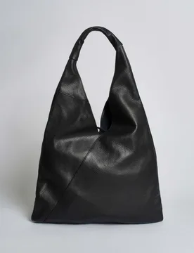 Tote bag grande squadrata in pelle martellata nera con pochette e laccio di chiusura - Hlo! - FashionsVida