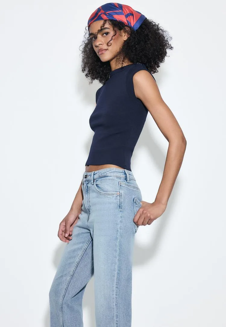 D14 Jeans Comfort Slim HELLBLAUER DENIM-WASHED-LOOK 38 - Stradivarius - FashionsVida
