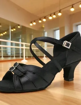 Par de zapatos de baile latino para mujer, zapatos de práctica para adultos, zapatos de baile para competición y examen, zapatos de baile latino par - Shein - FashionsVida