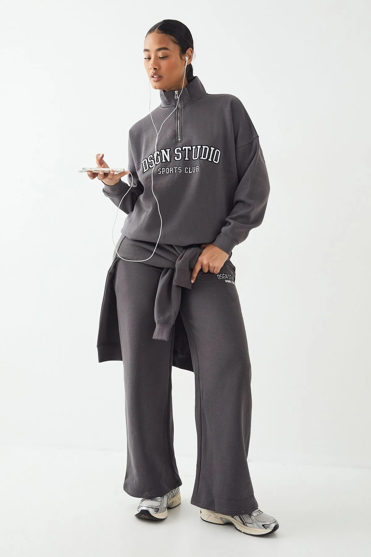 Womens Tall Applique Straight Leg Jogger - Charcoal Cotton - Size X-Small - DSGN Studio - FashionsVida