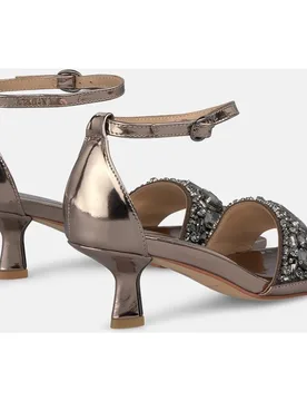 Sandalias de tacón de mujer con tira ancha detalles joya - Alma en Pena - FashionsVida