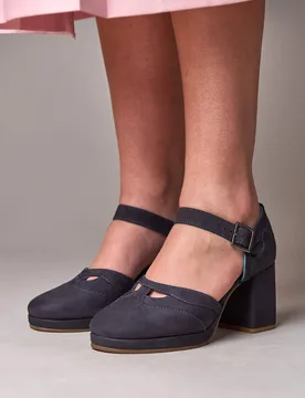Women's 'Hazumi' Chunky Heeled Shoes in Navy Size: 7 - Navy - Size: 7 - Moshulu - FashionsVida