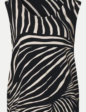 Top mit V-Neck und Elastiksaum Schwarz 38 - Street One - FashionsVida