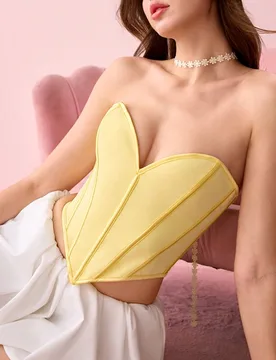 Nueva Top de corpiño ajustada sin tirantes de color negro mate para mujeres - Shein - FashionsVida