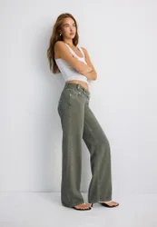 Straight-Jeans mit tiefem Bund und Hammer-Detail Khaki 40