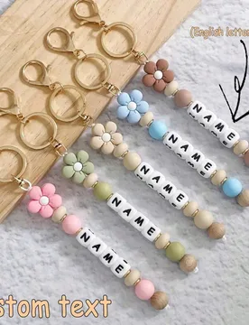 Llavero floral personalizado hecho a mano multicolor regalo del Día de San Valentín artículos esenciales de viaje kawaii artículo esencial de vaca - Shein - FashionsVida