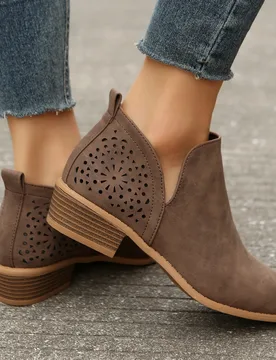 Botines elegantes de color marrón para mujer, perfectos para usar con sudaderas en otoño/invierno 2025. Combina con ropa de otoño. Botas con tacón - Shein - FashionsVida