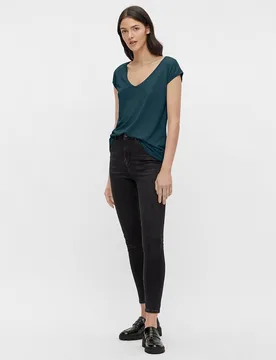 Camiseta de mujer, básica modal manga corta - Pieces - FashionsVida