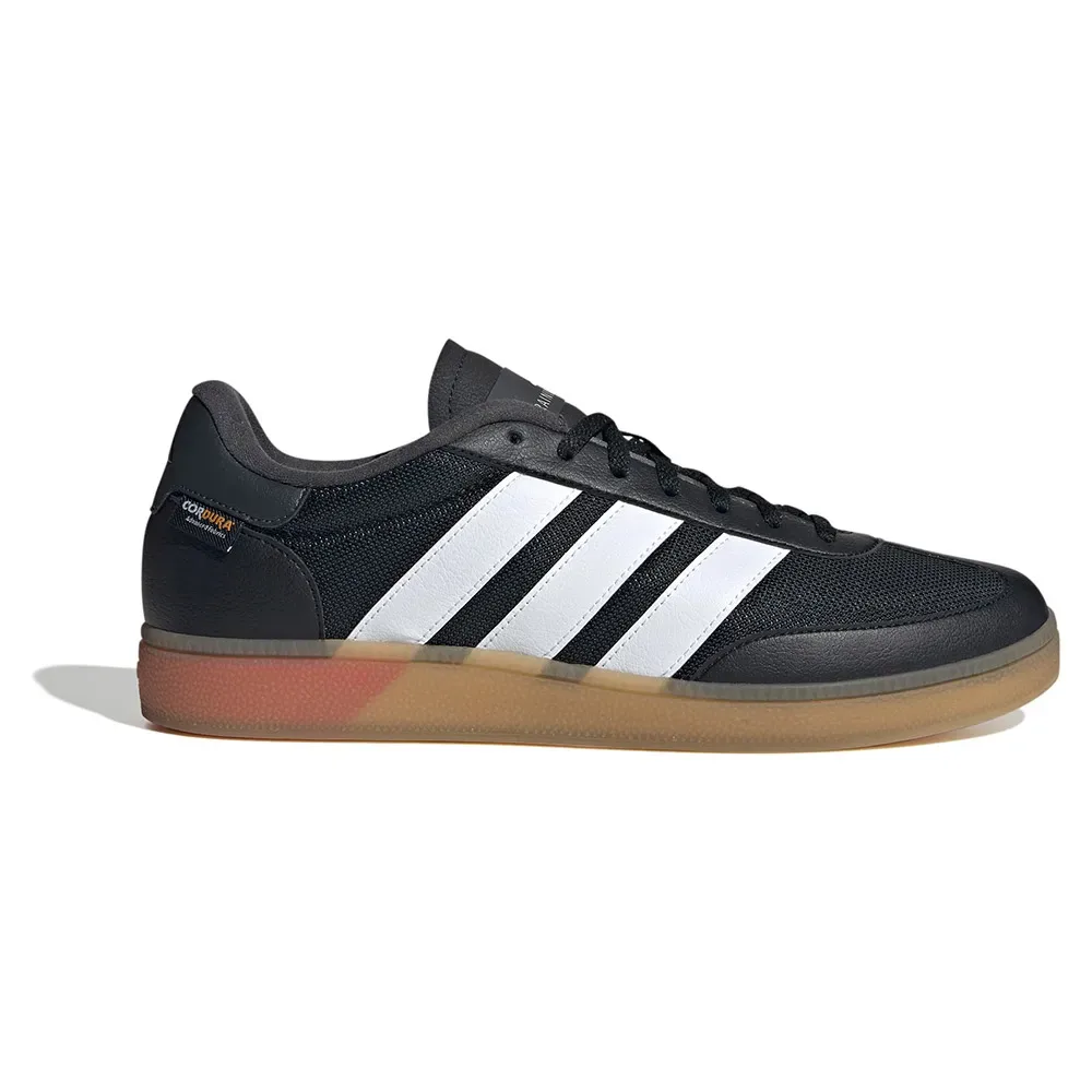 Baskets Larges Training Spezial Core Black / Chalk White / Lucid Red EU 45 1/3 - Adidas - FashionsVida