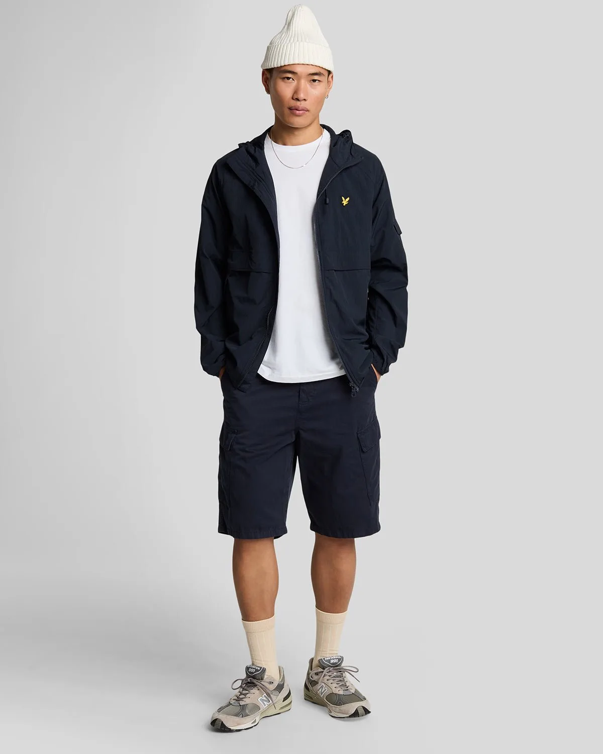 Men's Cargo Shorts in Dark Navy - Lyle & Scott - FashionsVida