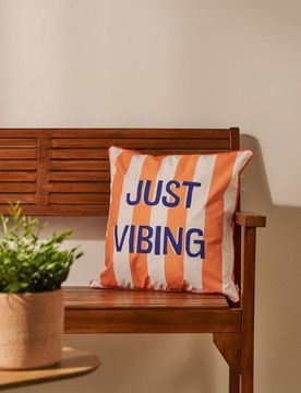 Fodera per cuscino con scritta „Just Vibing” - arancione
