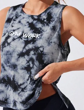 Top deportivo con espalda dividida y parte posterior sólida - Top de yoga - Top de activewear - Top de entrenamiento - Top de tanque de entrenamiento - Shein - FashionsVida