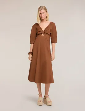 Vestido flare con lazo en la espalda detalle cut-out en el delantero con escote en v - Motivi - FashionsVida