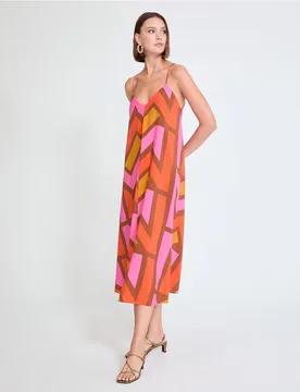 Vestido midi estampado de tirantes con cuello pico - Lola Casademunt - FashionsVida