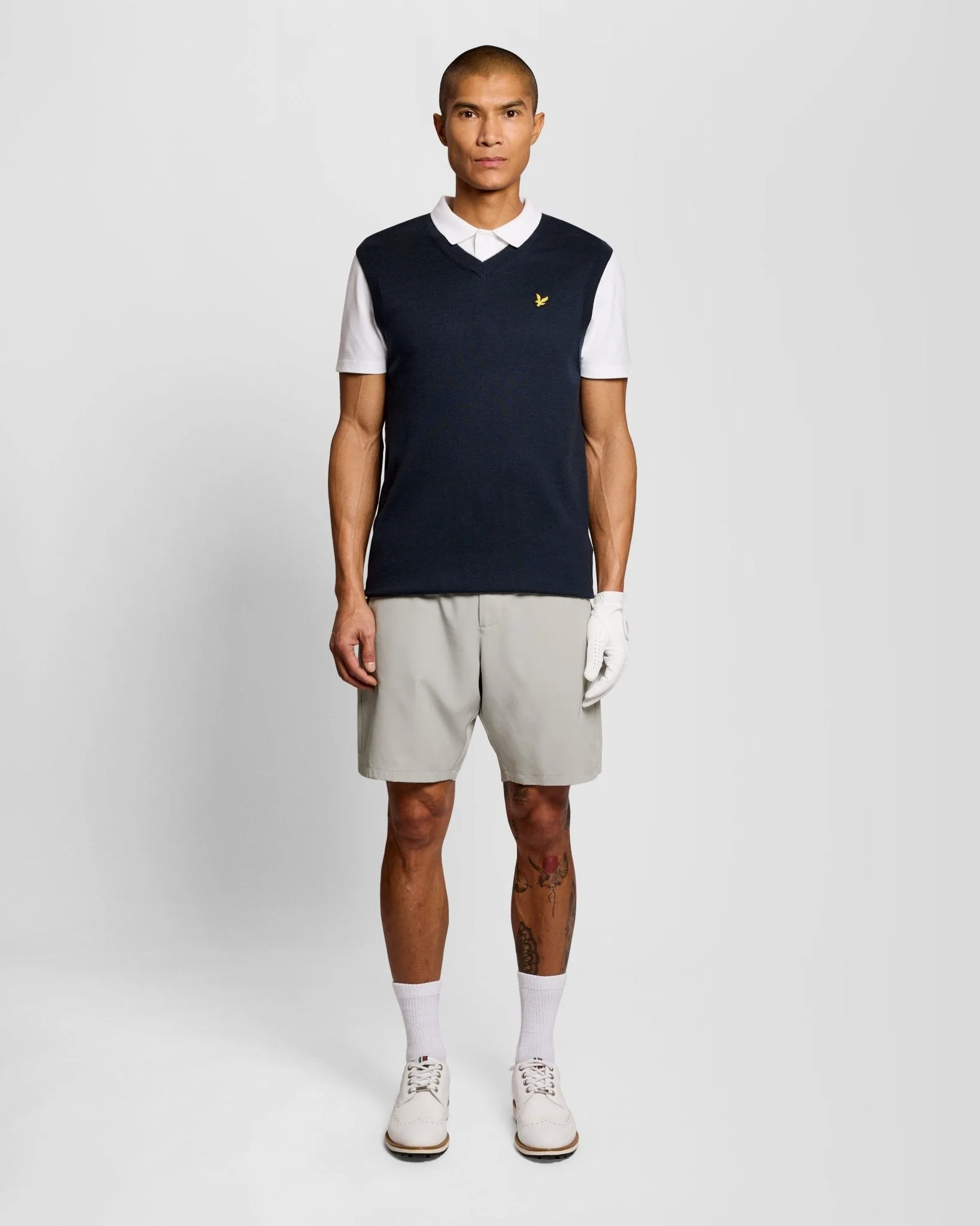 Men's Golf Lightweight Technical Shorts in White - Lyle & Scott - FashionsVida