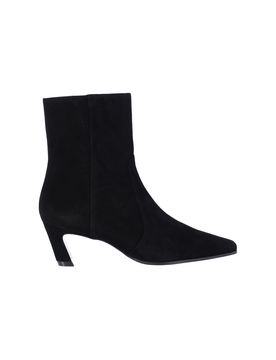 Women's Goat Leather Chelsea Boot with Leather Sole