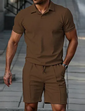 Conjunto de camisa tipo polo y pantalones cortos de unicolor para hombres, casual y minimalista para uso diario - Shein - FashionsVida