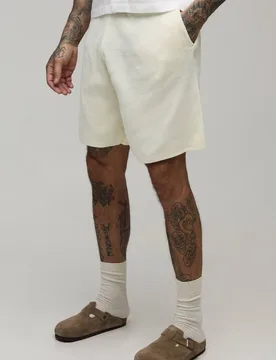 Herren Tall Entspannte Gerippte Gestrickte Shorts Ecru Größe XL - boohooMAN - FashionsVida