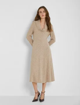 Vestido midi de punto canalé con cuello holgado - Trucco - FashionsVida