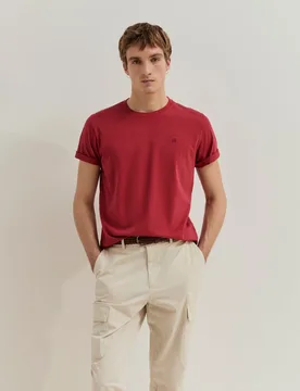 Camiseta básica de hombre en algodón de color roja - Lion of Porches - FashionsVida