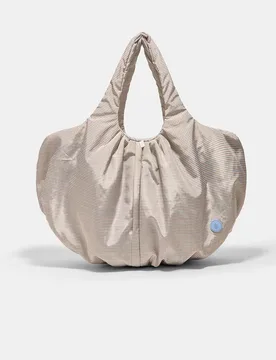 Gesteppte Maxi-Tasche Himmelblau OS - Stradivarius - FashionsVida