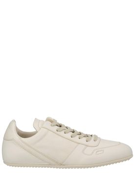 Low Top Sneakers with Front Lace-Up Closure and Rubber Sole in Leather Man