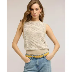 Top de mujer de punto efecto crochet modelo regular con cuello redondo