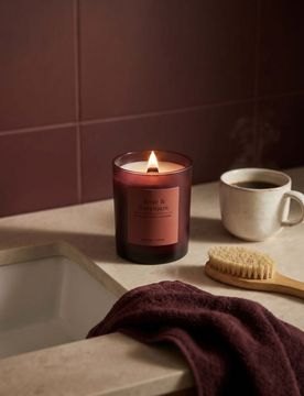 Candela profumata con aggiunta di cera di soia Rose and Geranium - malva