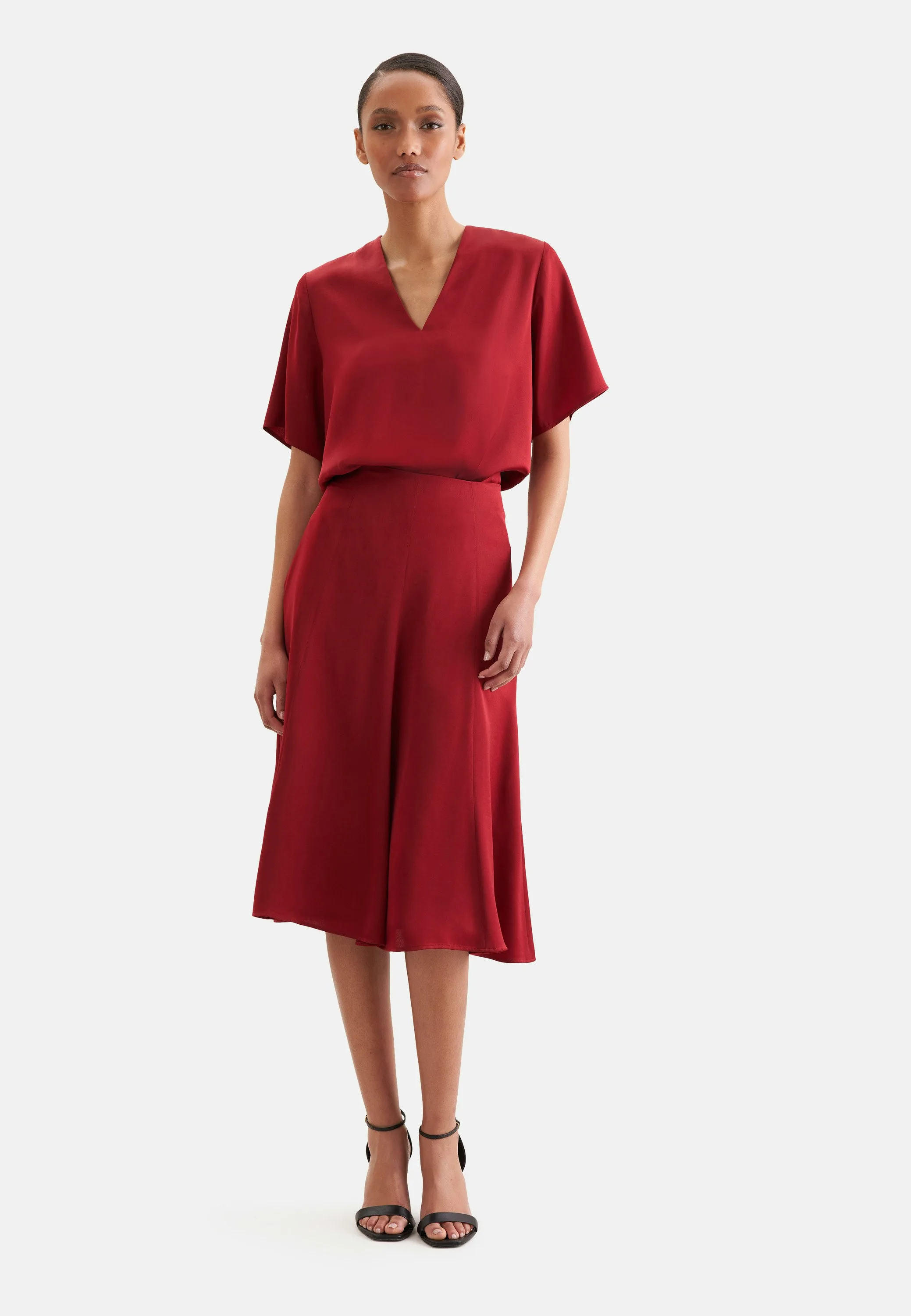 Weit schwingender Bahnenrock aus Satin Rot 44 - Seidensticker - FashionsVida