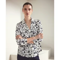 Blusa de mujer con manga larga y estampado floral