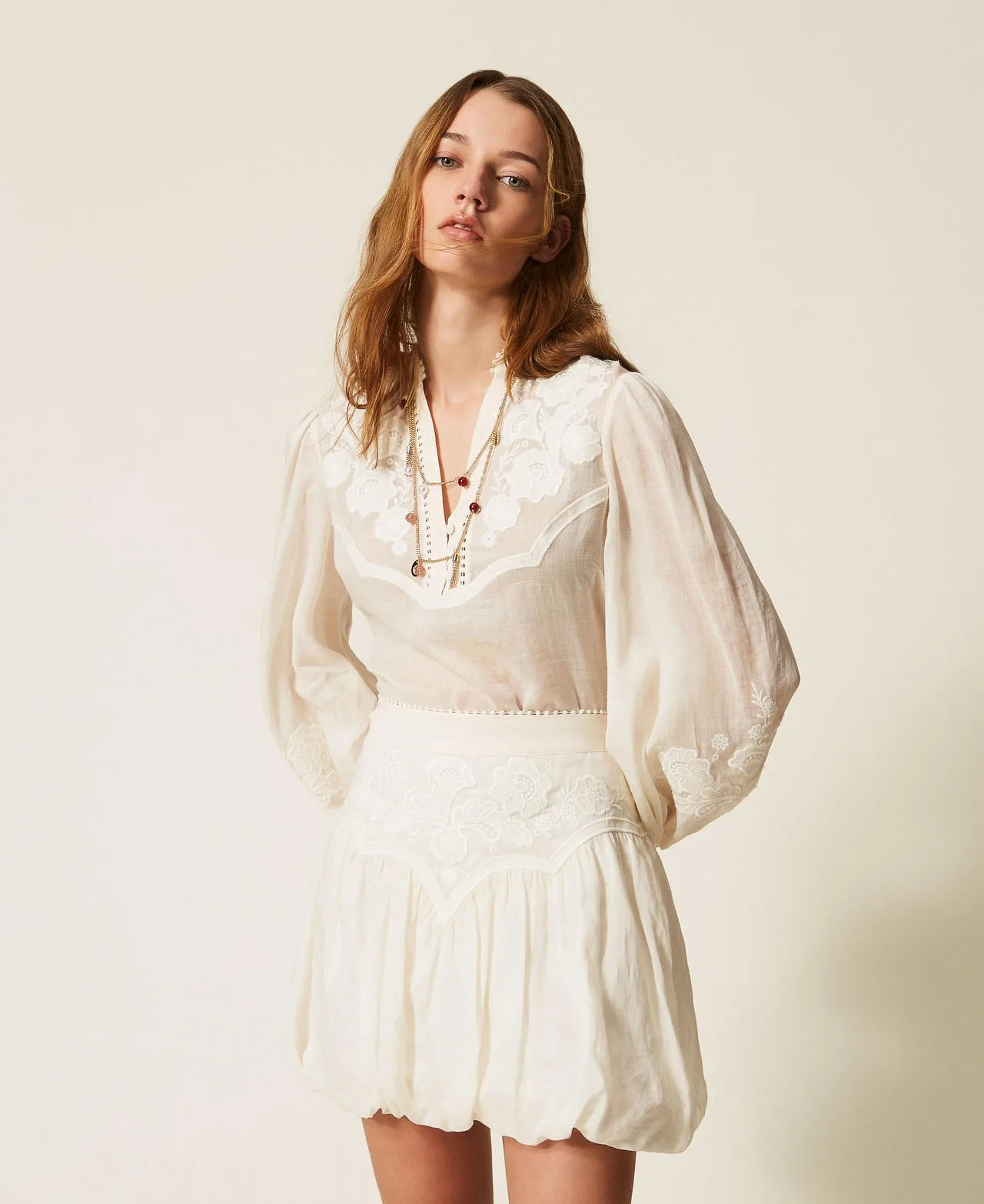 Blouse en ramie avec broderie - TWINSET - FashionsVida