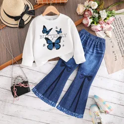 Conjunto de sudadera de cuello redondo cálida con estampado de mariposa y pantalones acampanados con efecto de mezclilla para niños pequeños