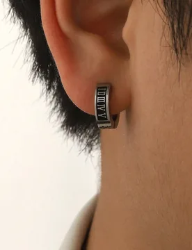 Par de pendientes de acero inoxidable de moda para hombres, adecuados para uso diario, regalo de Navidad - Shein - FashionsVida