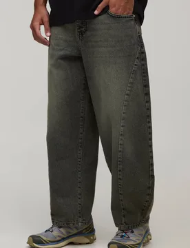 Herren Gewaschene Überfärbte Jeans Hosen Mit Tonnenförmigem Bein Sage Größe 34R - boohooMAN - FashionsVida