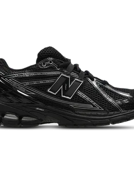 R Women's Sneakers - Black - Size 6 - Mesh/Synthetic - Black - Size: 6 - New Balance - FashionsVida