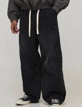 Men's Barrel Fit Pleat Front Jeans With Drawcords Washed Black Size 30R Washed Black 30R - boohooMAN - FashionsVida